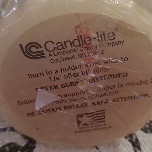 Holiday Traditions Cream Candle - Picture 2 of 5